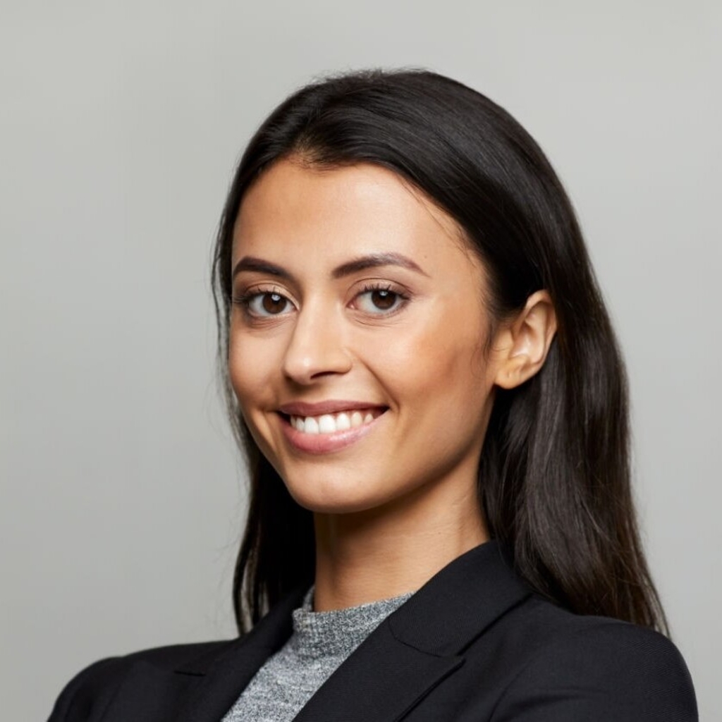 Professional blogger and writer. by Luna Bell - Ourboox.com