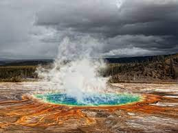 Pedro the water molecule by Aaron Malget - Illustrated by Olver swanson, and Tom Fireman - Ourboox.com