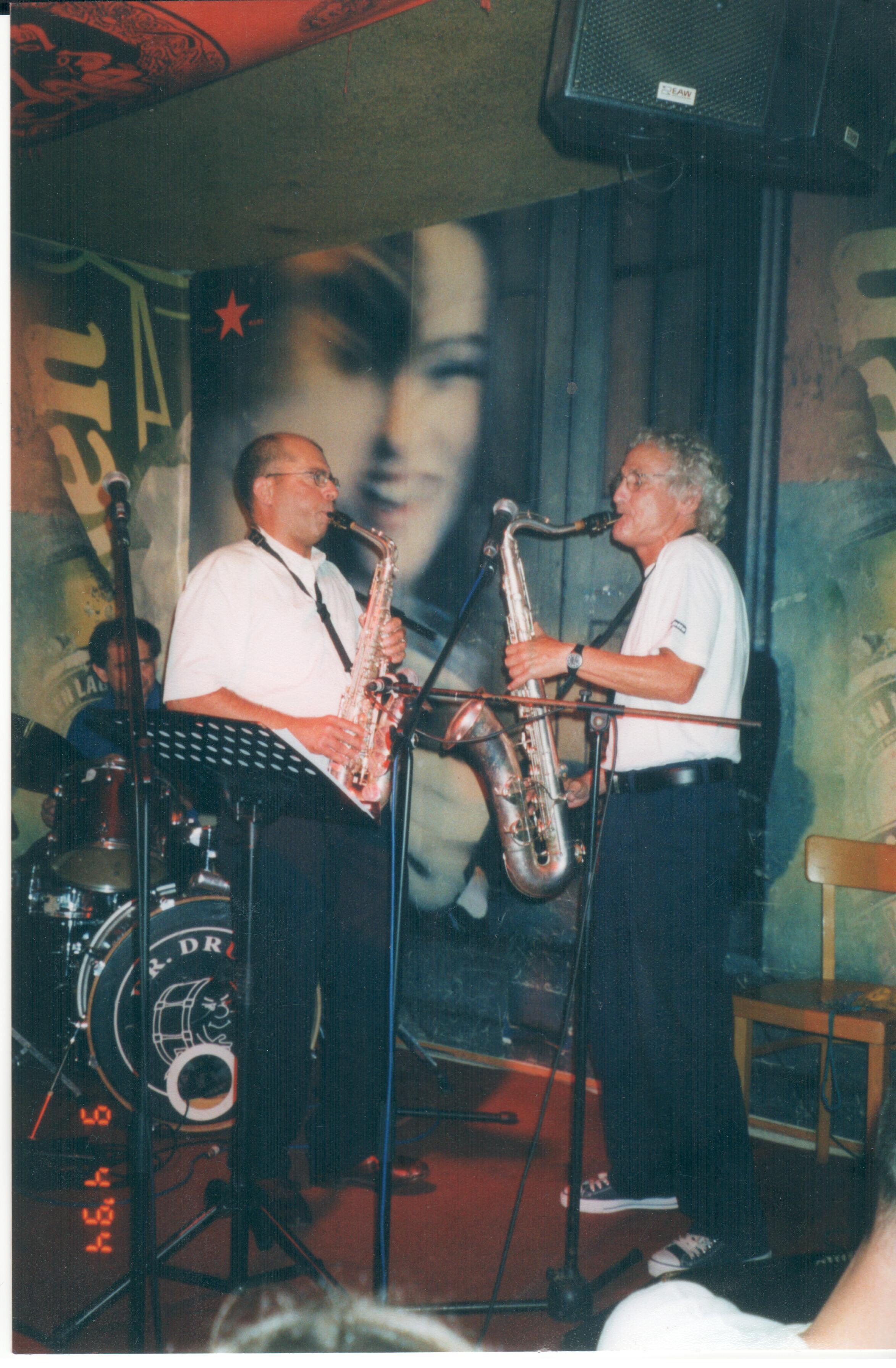 Sixty Minutes, Seventy Years – PIctures from my life by Mel Rosenberg - מל רוזנברג - Ourboox.com