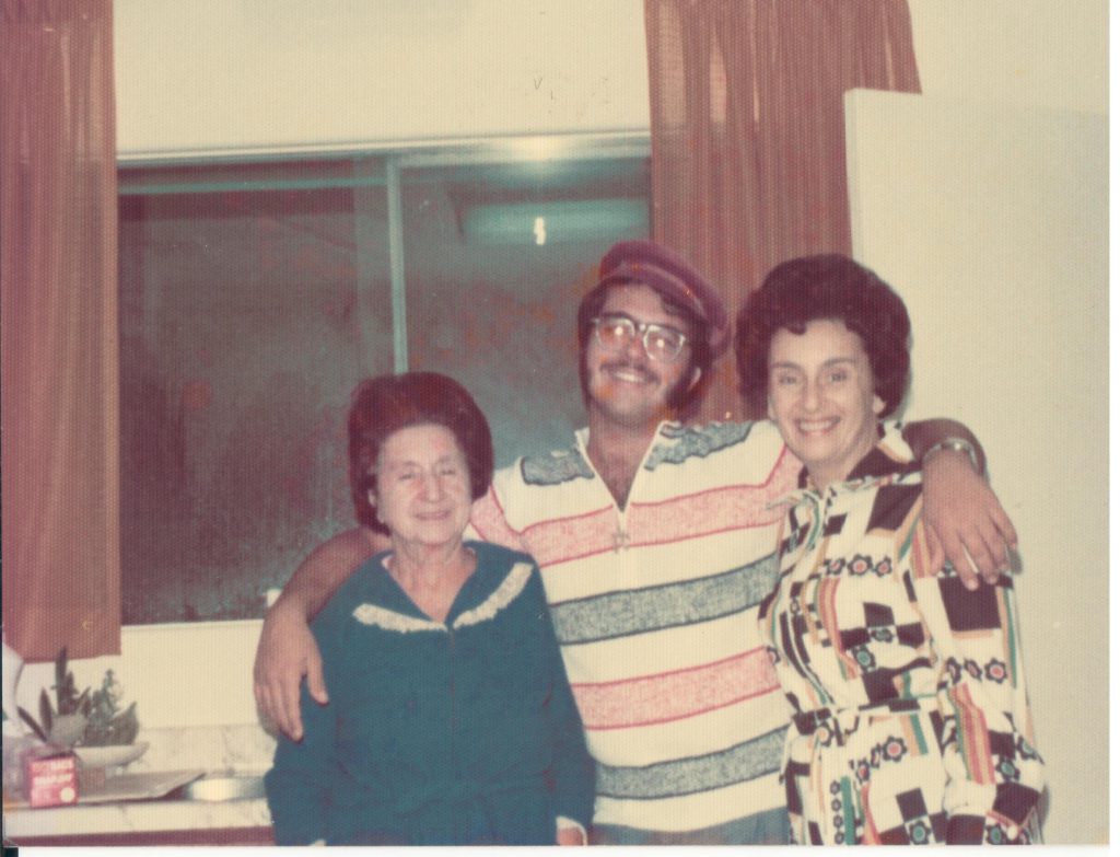 Sixty Minutes, Seventy Years – PIctures from my life by Mel Rosenberg - מל רוזנברג - Ourboox.com