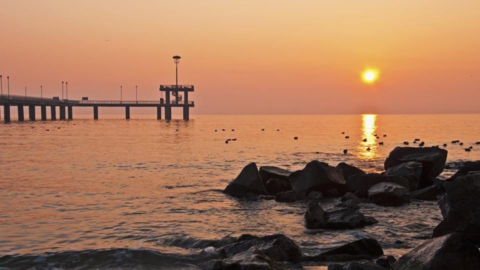 Как да помогнем на нас и на земята by viliana - Illustrated by Вилиана Добрева - Ourboox.com