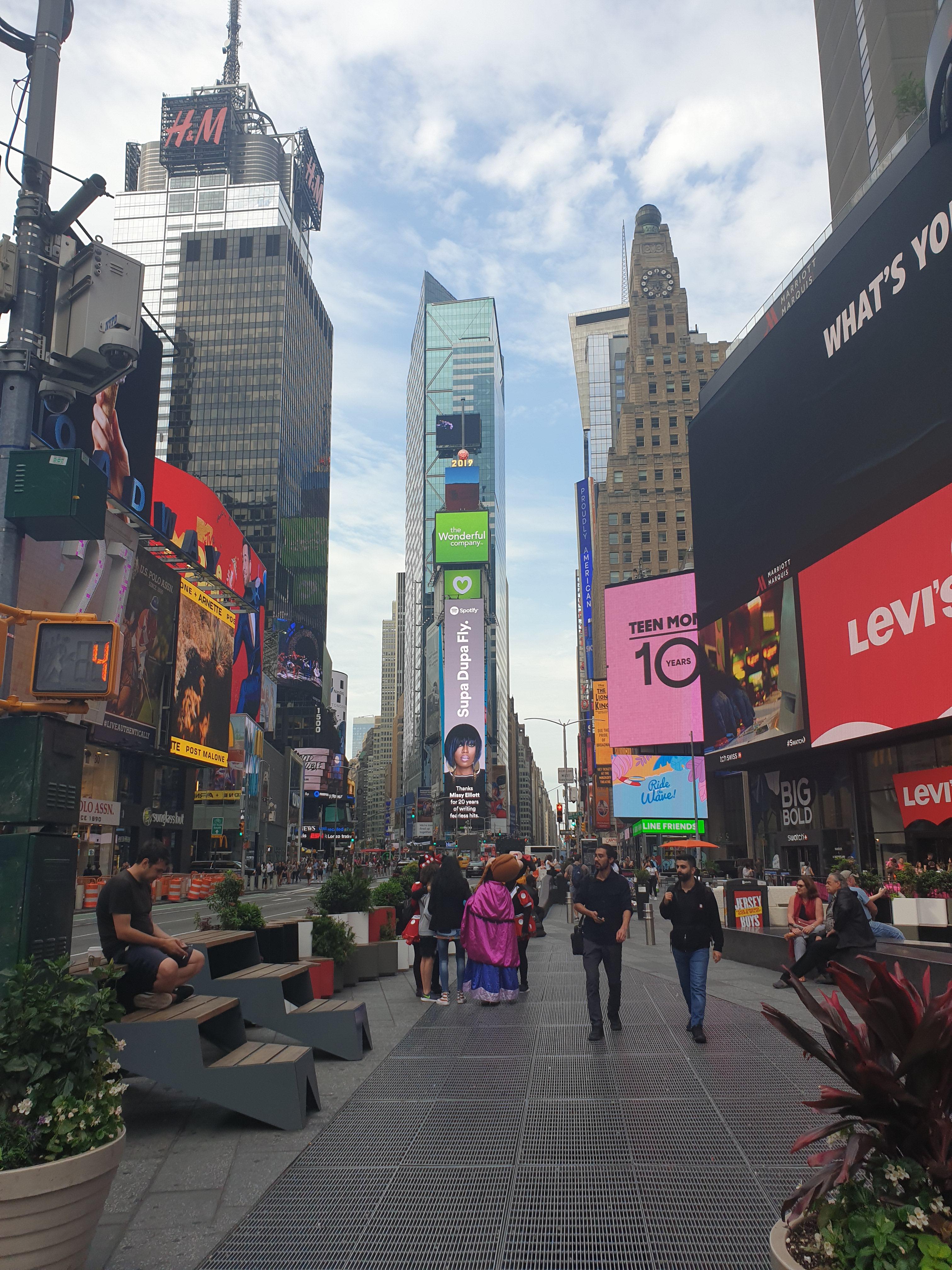 ירח דבש by Agam Ohana - Ourboox.com