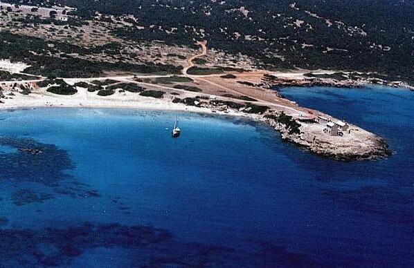 Holiday vibes in cyprus by mediha - Illustrated by Mediha Düzova  - Ourboox.com