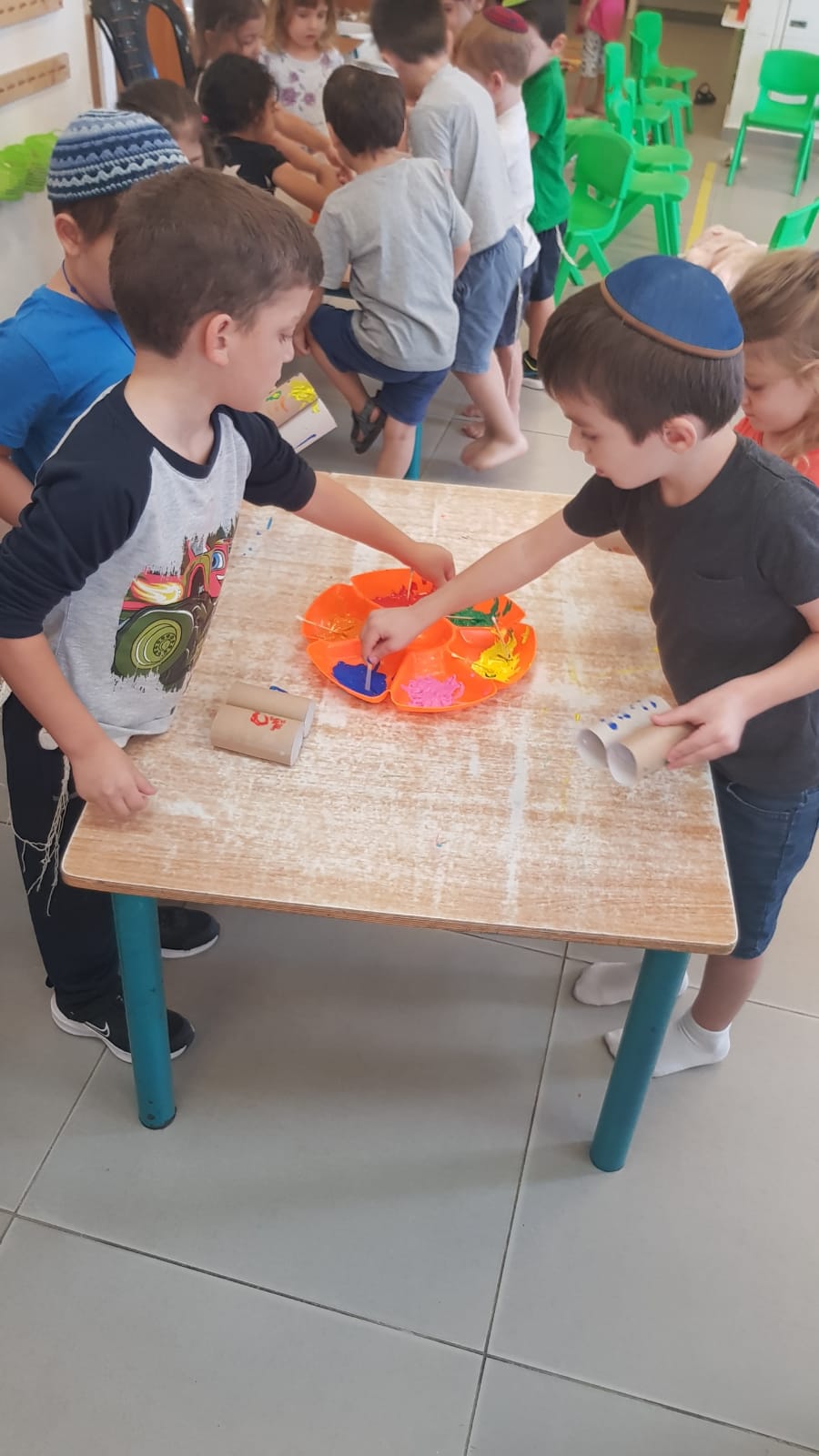 אני וגופי by miriam tenenboim - Illustrated by ילדי גן אופל - Ourboox.com