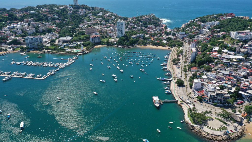 Holiday In Ibiza by Çağla Su HÖRÜS - Illustrated by Çağla Su HÖRÜS - Ourboox.com