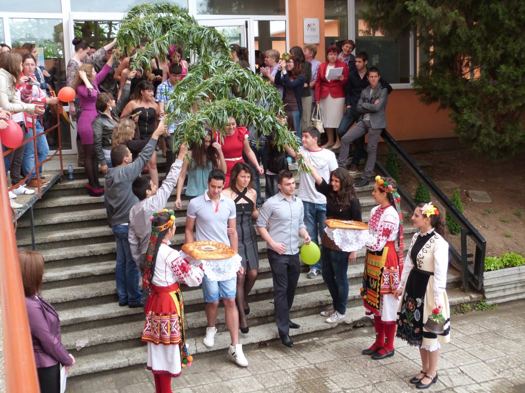 Езикова гимназия „Бертолт Брехт“ гр. Пазарджик by velichka - Ourboox.com