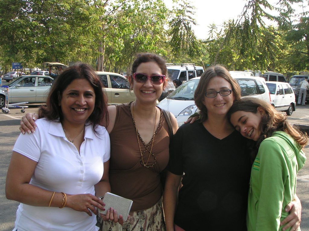 טיול שורשים להודו – חלק ראשון מומביי עד מייסור by מיכל בן הגיא - Illustrated by אבנר אייזיק - Ourboox.com