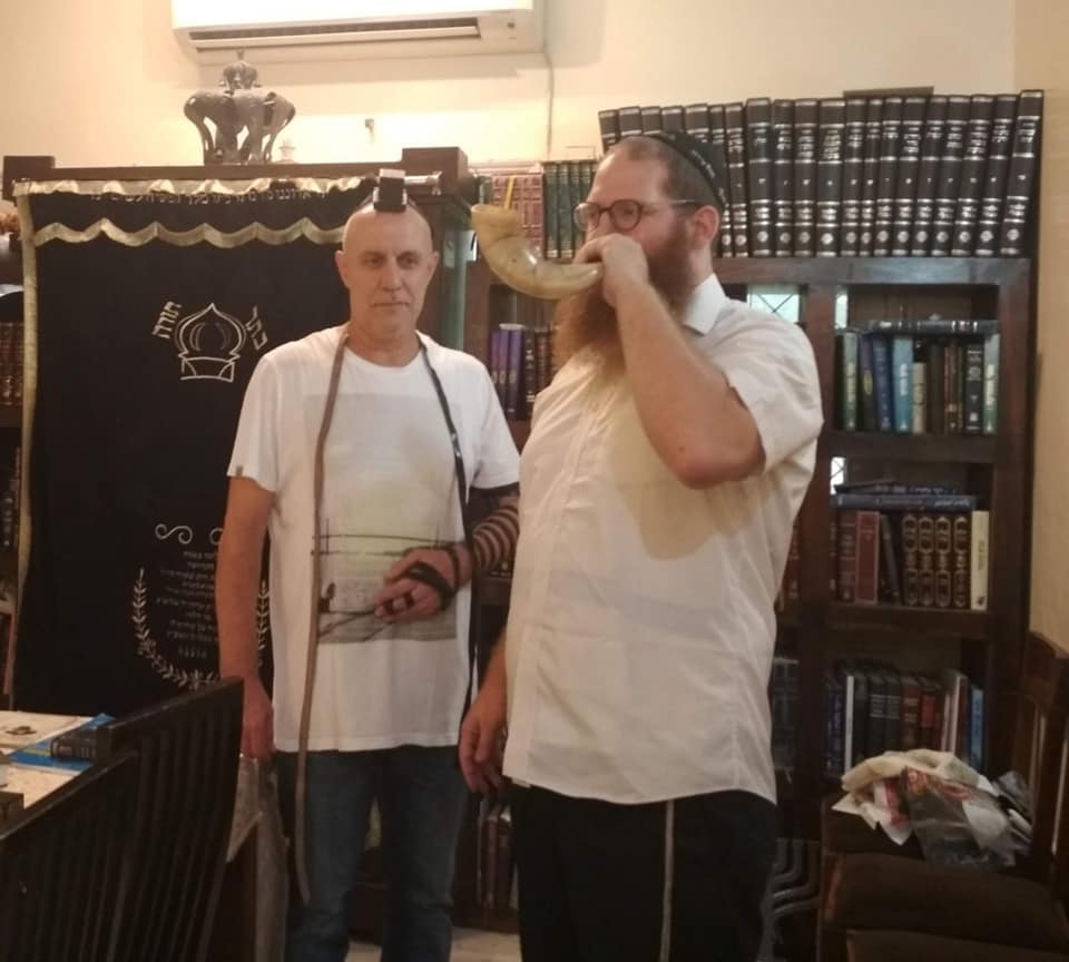 בית חב”ד דלהי הודו by chani - Ourboox.com