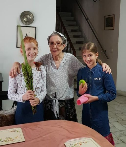 בית חב”ד דלהי הודו by chani - Ourboox.com