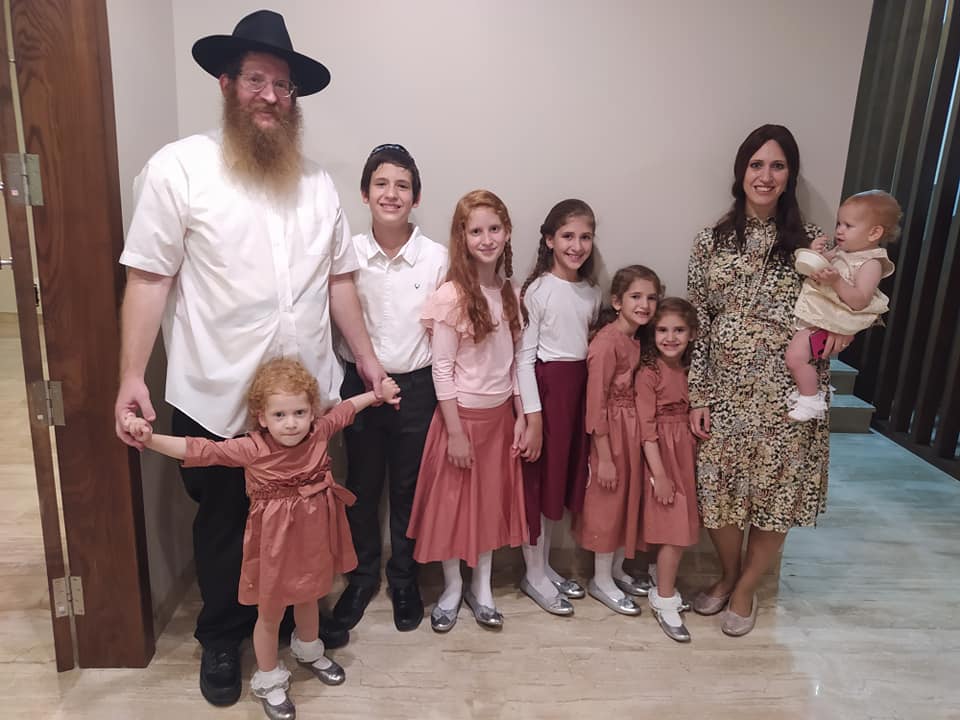 בית חב”ד דלהי הודו by chani - Ourboox.com