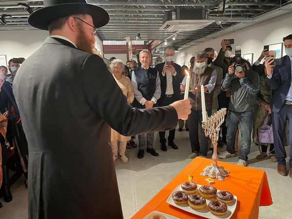 בית חב”ד דלהי הודו by chani - Ourboox.com