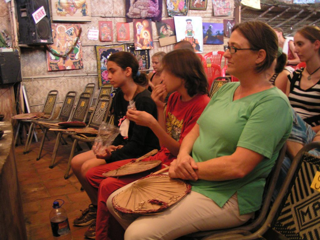 טיול שורשים להודו – חלק שני דרום הודו by מיכל בן הגיא - Illustrated by אבנר אייזיק - Ourboox.com