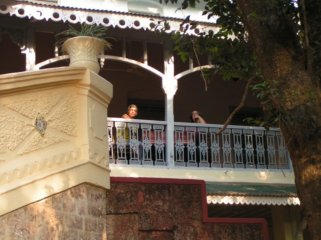 טיול שורשים להודו – חלק ראשון מומביי עד מייסור by מיכל בן הגיא - Illustrated by אבנר אייזיק - Ourboox.com