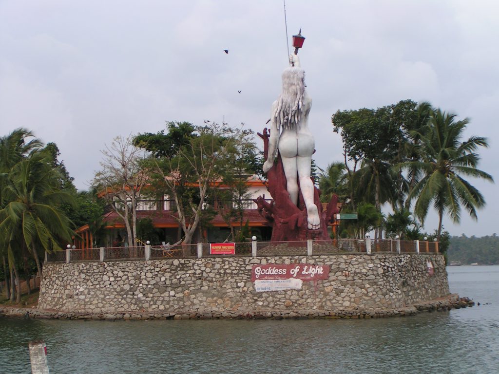 טיול שורשים להודו – חלק שני דרום הודו by מיכל בן הגיא - Illustrated by אבנר אייזיק - Ourboox.com