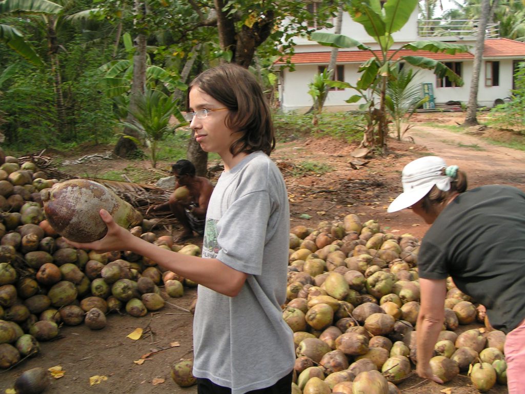 טיול שורשים להודו – חלק שני דרום הודו by מיכל בן הגיא - Illustrated by אבנר אייזיק - Ourboox.com