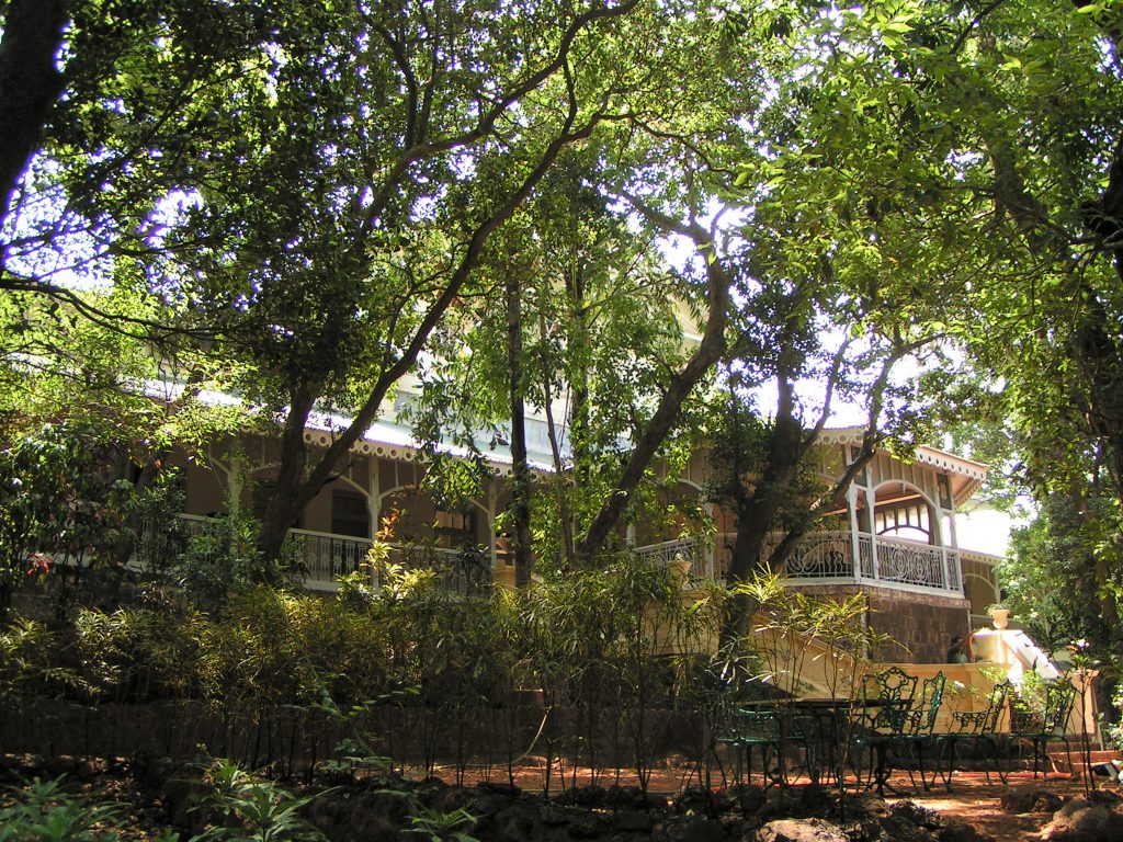 טיול שורשים להודו – חלק ראשון מומביי עד מייסור by מיכל בן הגיא - Illustrated by אבנר אייזיק - Ourboox.com