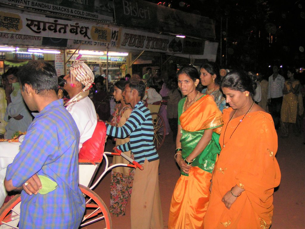 טיול שורשים להודו – חלק ראשון מומביי עד מייסור by מיכל בן הגיא - Illustrated by אבנר אייזיק - Ourboox.com
