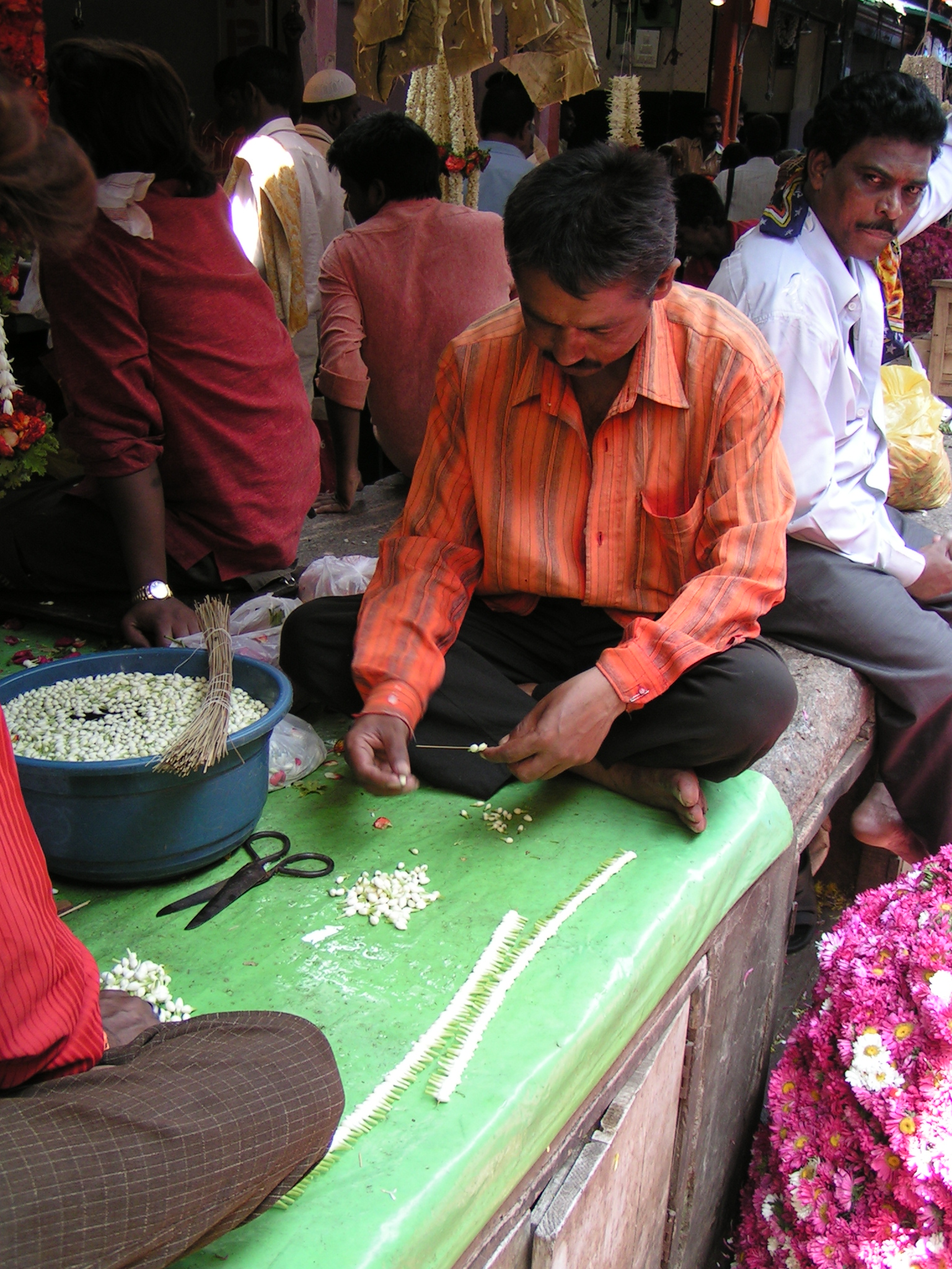 טיול שורשים להודו – חלק ראשון מומביי עד מייסור by מיכל בן הגיא - Illustrated by אבנר אייזיק - Ourboox.com