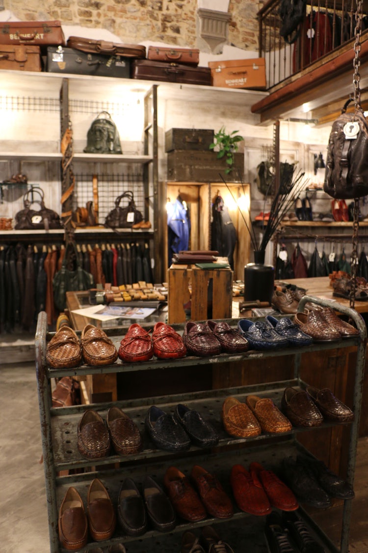 From Larnaca To Venice by Kayra Seven - Illustrated by Kayra Seven, Zeynep Bengü Köse, İlayda Karakuş - Ourboox.com