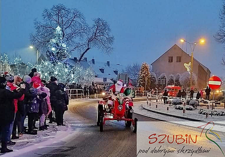 Christmas in Poland by Magdalena Piekarska - Ourboox.com