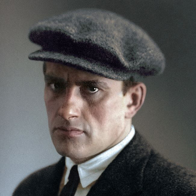 Поэт Революции. В.В. Маяковский by KRISTINA KHASANOVA - Ourboox.com