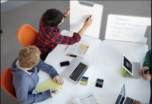 למידה מרחוק בזמן קורונה by doaa azbarga - Illustrated by דועא אזברגה - Ourboox.com