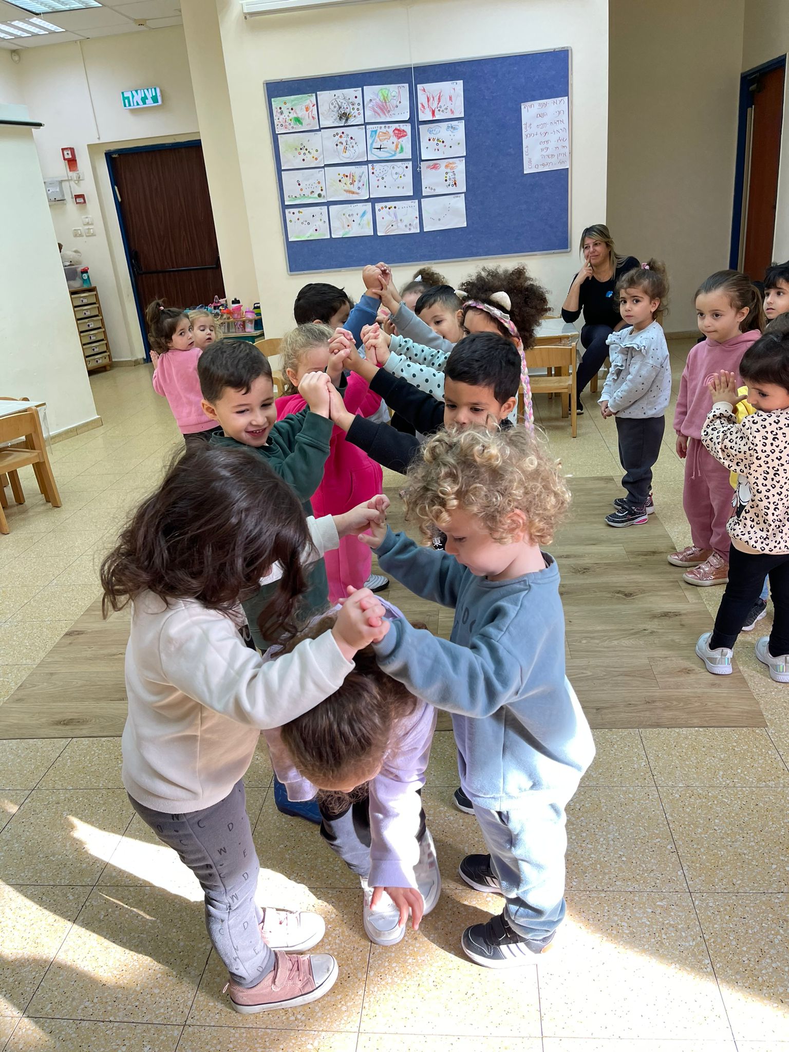 “יש לי יום הולדת גדלתי בשנה” by NOFAR RASKIN - Ourboox.com