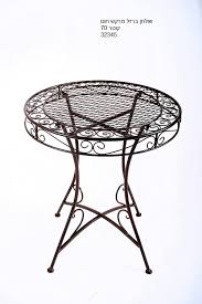 שולחנות וחומרים. by Dafna Sachs - Ourboox.com