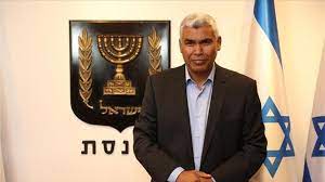 المؤثر الاجتماعي العظيم by alaa alamour - Illustrated by alaa alamour - Ourboox.com