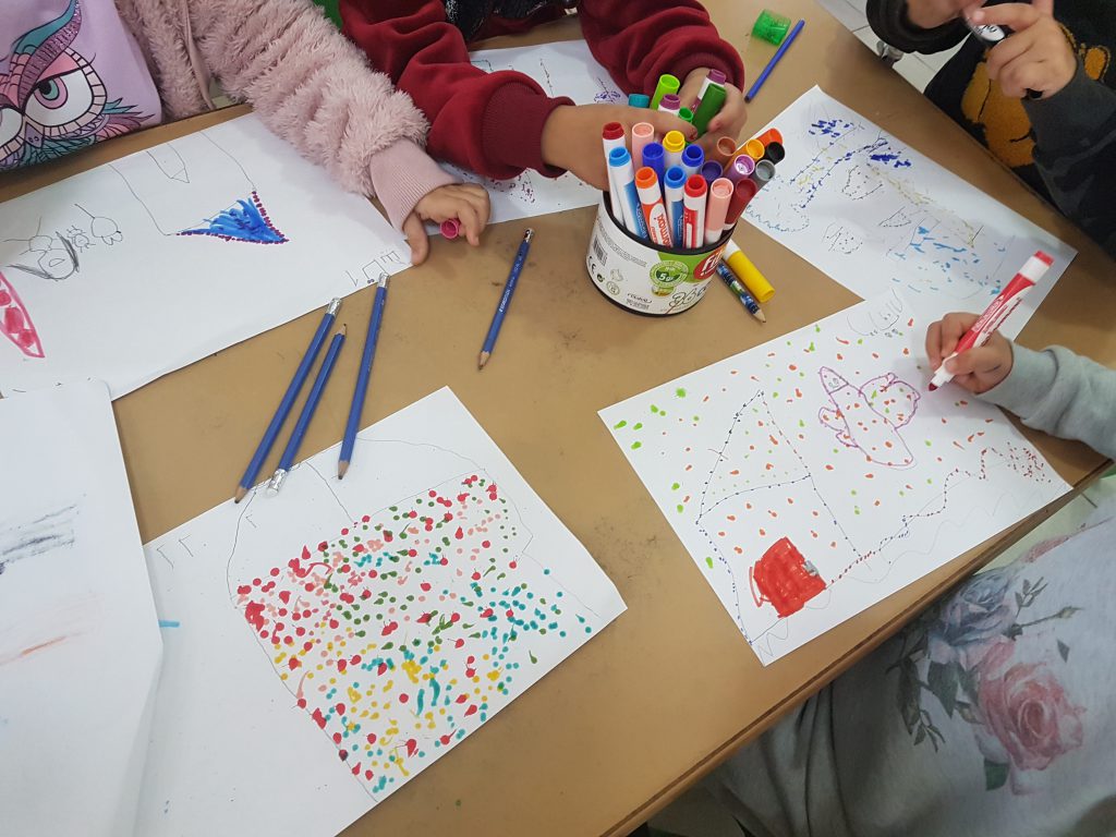 فعاليات في أعقاب قصة “حكاية نقطة على دفتر أبيض” by mysona hasarmi - Illustrated by عمل وابداع اطفال بستان وروضات المزرعة - Ourboox.com