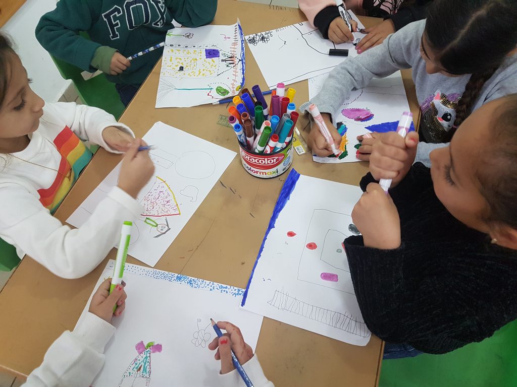 فعاليات في أعقاب قصة “حكاية نقطة على دفتر أبيض” by mysona hasarmi - Illustrated by عمل وابداع اطفال بستان وروضات المزرعة - Ourboox.com