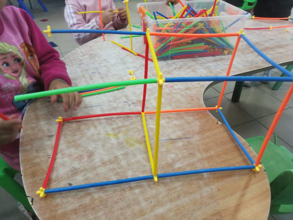 فعاليات في أعقاب قصة “حكاية نقطة على دفتر أبيض” by mysona hasarmi - Illustrated by عمل وابداع اطفال بستان وروضات المزرعة - Ourboox.com