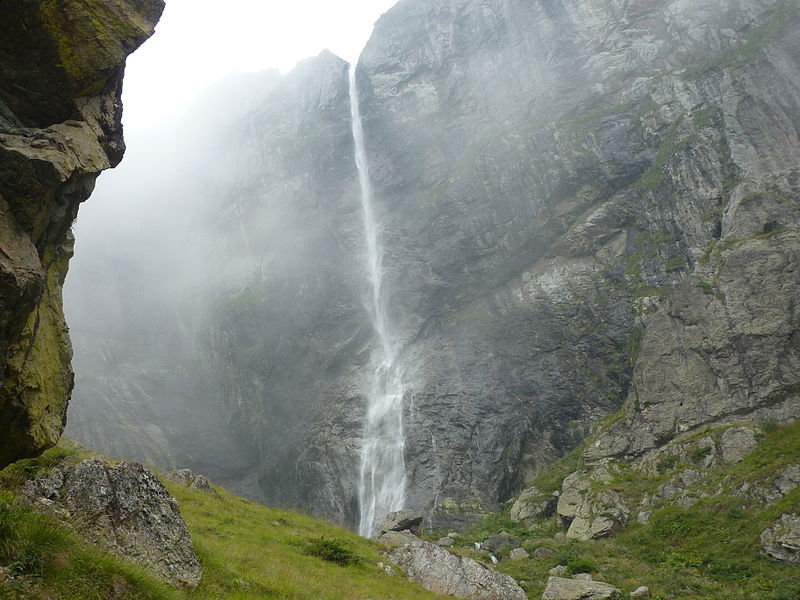 Водата на земята – Водопади по света и у нас by Denis Stilianov - Ourboox.com