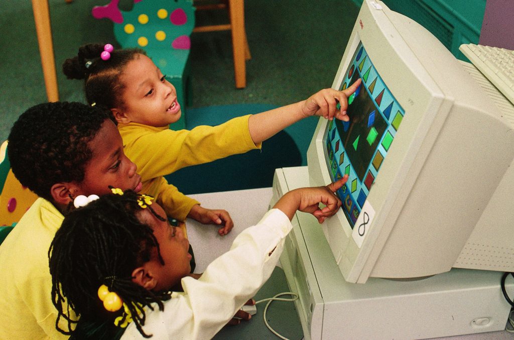 עבודה מסכמת בקורס תקשוב וחדשנות by dina eitan - Ourboox.com