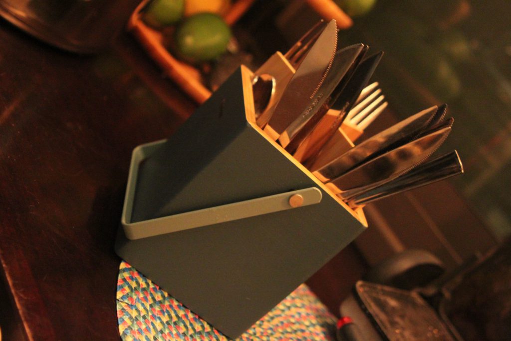 لوني المفضل…الازرق by yazan wajdi younis - Illustrated by YwY-يزن يونس - Ourboox.com