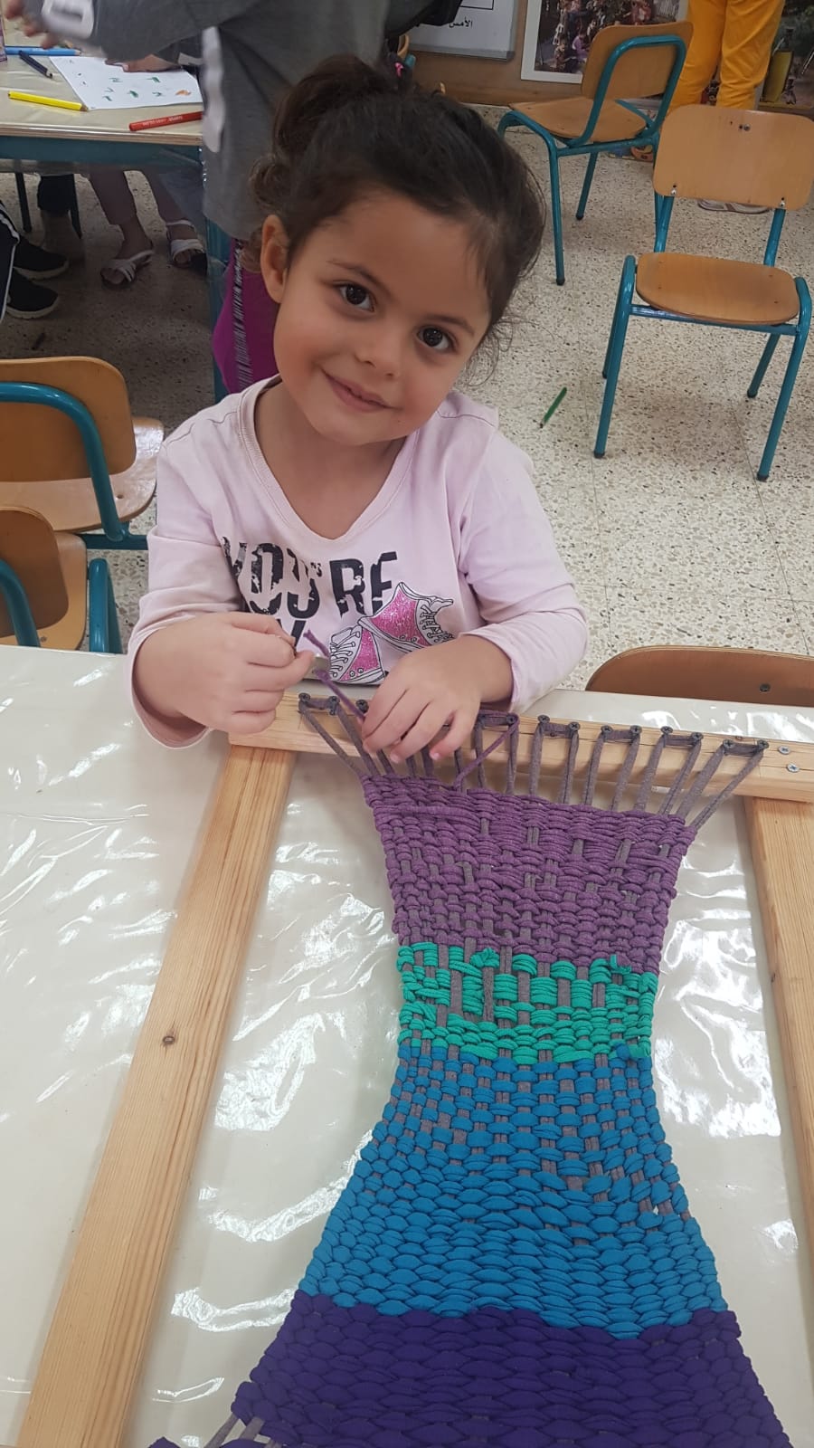 نحن وجيراننا نزرع الحديقة by faida mahajna - Ourboox.com