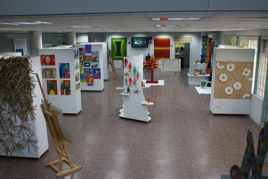 שׁוֹן עוֹלֶה לְכִתָּה א’ by merav moraly - Illustrated by מירב מורלי - Ourboox.com