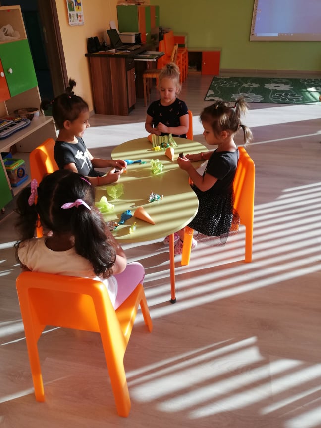 Моменти от ежедневието ни by Група "Детелинка" - Ourboox.com