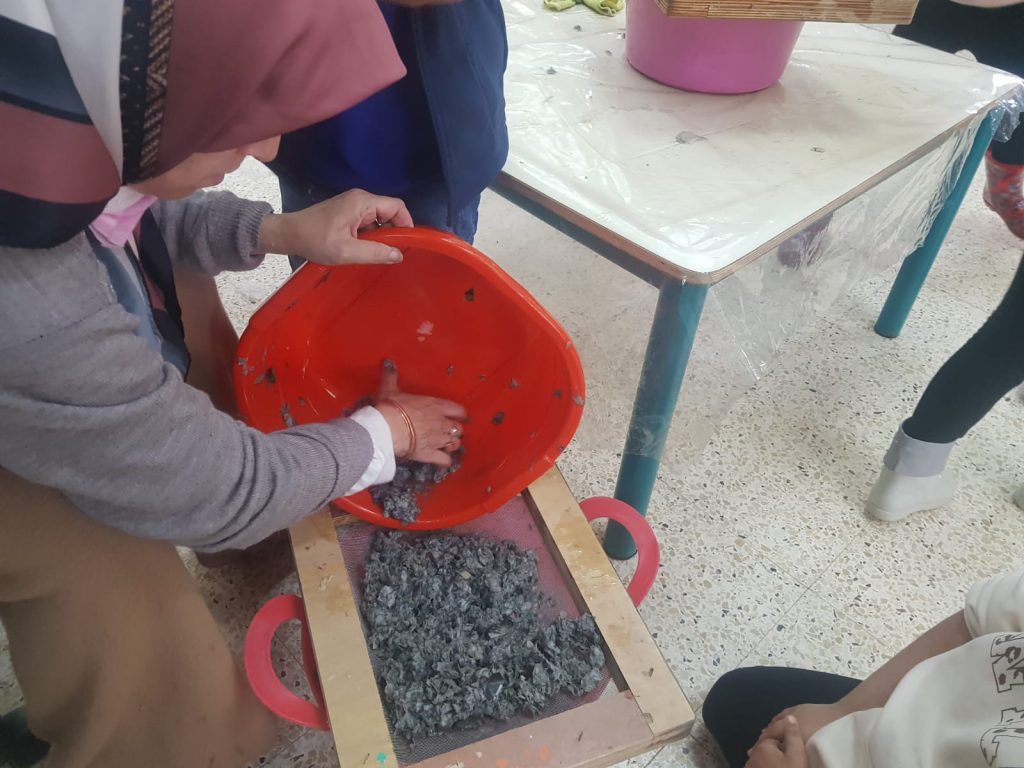 מחזור נייר by faida mahajna - Ourboox.com