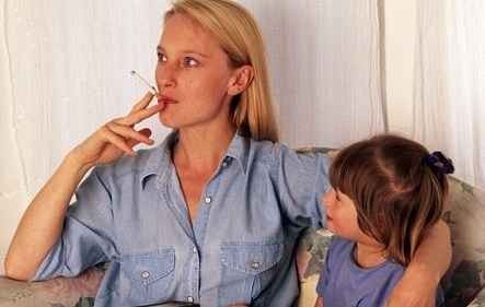 أسباب تعود إلى الأسرة في تعاطي المخدرات by Azert - Ourboox.com