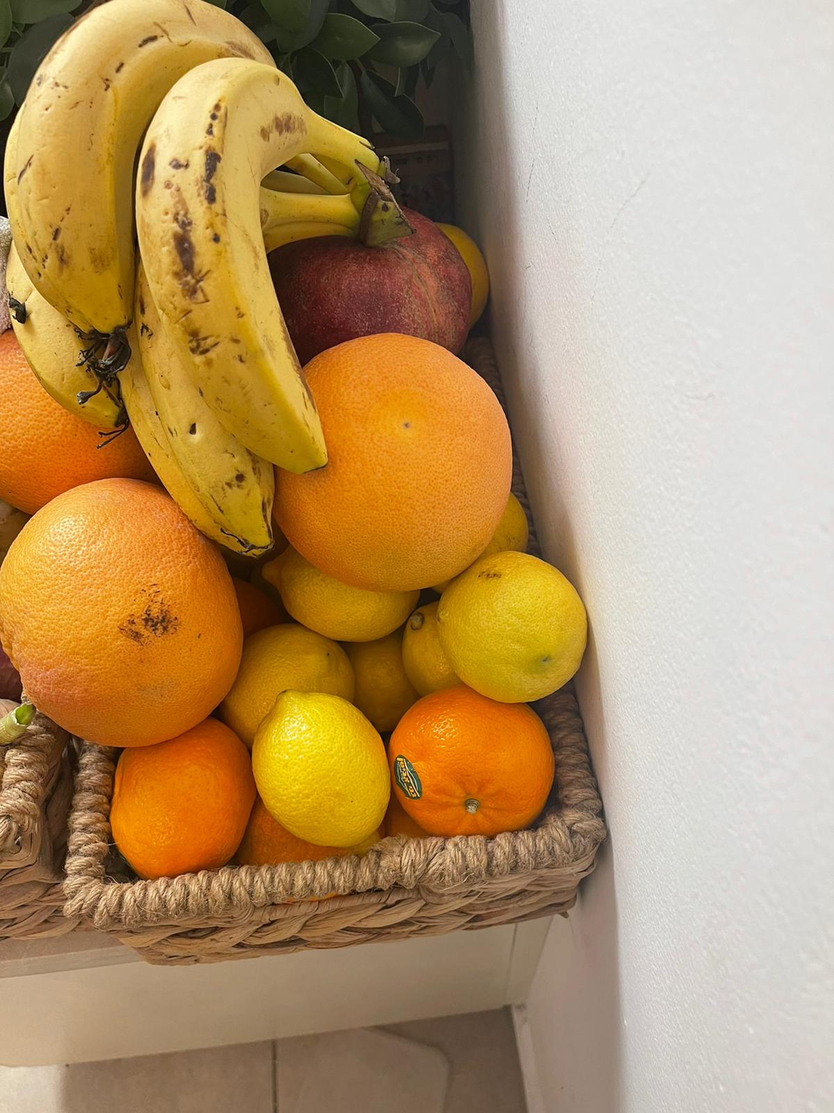 פירות בצבעים שונים