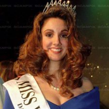 Profile picture of Sara Wolf